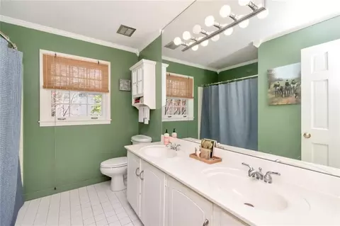 Bath - 513 Wacker Ln N, Mobile, AL 36608 photo 4 of 4