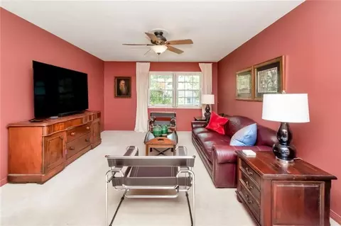 Living - 513 Wacker Ln N, Mobile, AL 36608 photo 4 of 4
