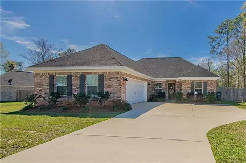 10070 Desiree Ct S, Theodore, AL 36582