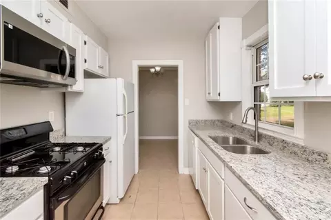 Kitchen - 214 Upham St #10B, Mobile, AL 36607 photo 3 of 6