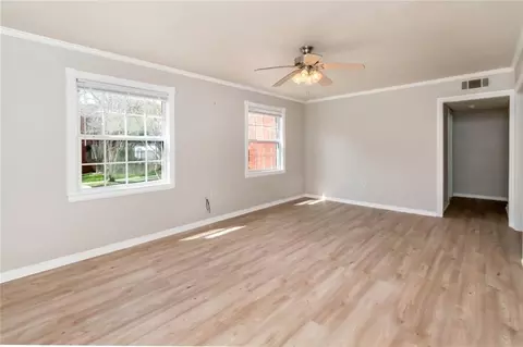 Living - 214 Upham St #10B, Mobile, AL 36607 photo 1 of 2