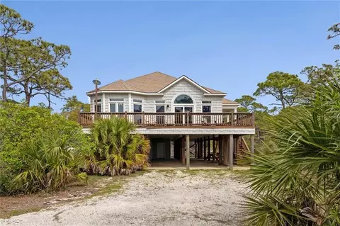 302 Audubon Pl, Dauphin Island, AL 36528