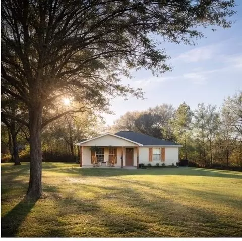 6620 Marbels Rd, Grand Bay, AL 36541