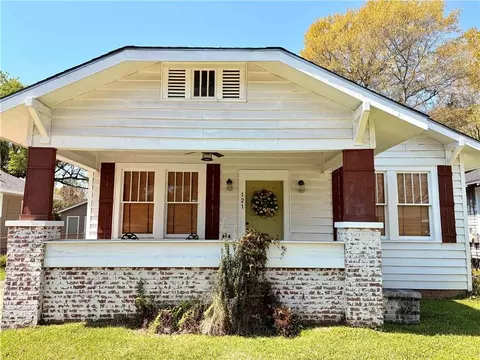 121 Carlen St N, Mobile, AL 36607