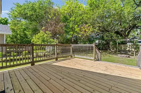 Exterior - 121 Carlen St N, Mobile, AL 36607 photo 2 of 4