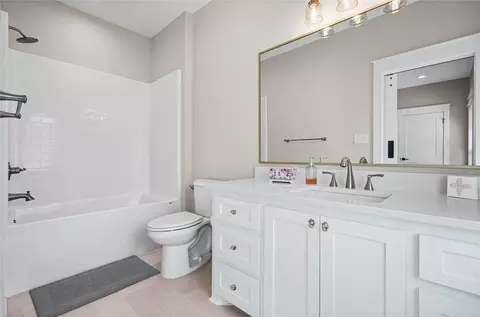 Bath - 3091 Deer Crest Ct, Mobile, AL 36695 photo 3 of 6