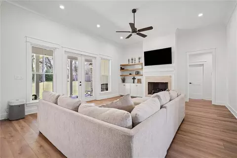 Living - 3091 Deer Crest Ct, Mobile, AL 36695 photo 1 of 2