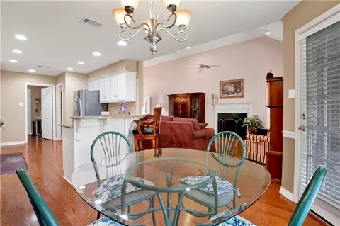 Dining - 6109 Lennox Pl, Mobile, AL 36693 photo 4 of 5
