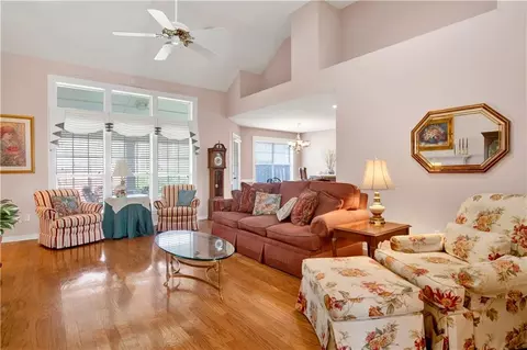 Living - 6109 Lennox Pl, Mobile, AL 36693 photo 2 of 2