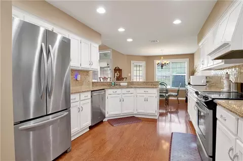Kitchen - 6109 Lennox Pl, Mobile, AL 36693 photo 1 of 4