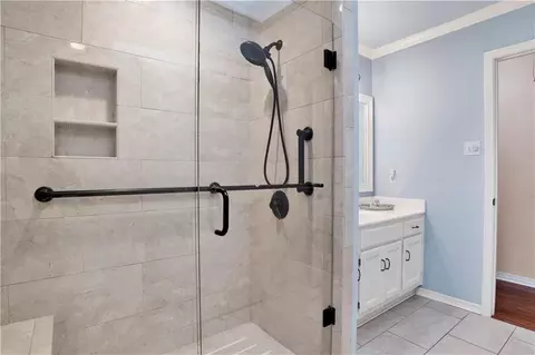 Bath - 6109 Lennox Pl, Mobile, AL 36693 photo 1 of 7