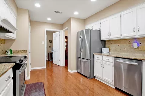 Kitchen - 6109 Lennox Pl, Mobile, AL 36693 photo 4 of 4