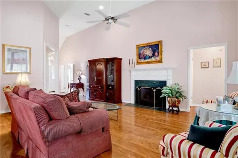 Living - 6109 Lennox Pl, Mobile, AL 36693 photo 1 of 2