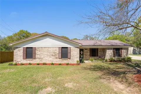 9002 Glen Acres Dr N, Mobile, AL 36608
