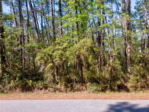 806 Indian Pl, Dauphin Island, AL 36528