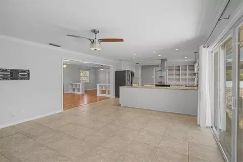 Living - 4122 Highpoint Dr S, Mobile, AL 36693 photo 6 of 11