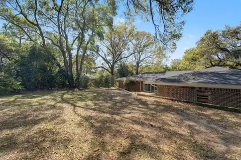 Exterior - 4122 Highpoint Dr S, Mobile, AL 36693 photo 9 of 12