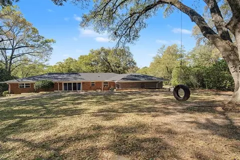 Exterior - 4122 Highpoint Dr S, Mobile, AL 36693 photo 8 of 12