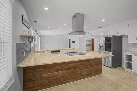 Kitchen - 4122 Highpoint Dr S, Mobile, AL 36693 photo 5 of 5