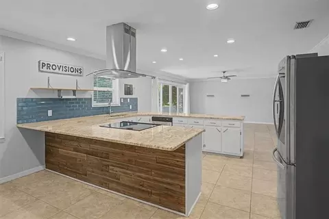 Kitchen - 4122 Highpoint Dr S, Mobile, AL 36693 photo 4 of 5