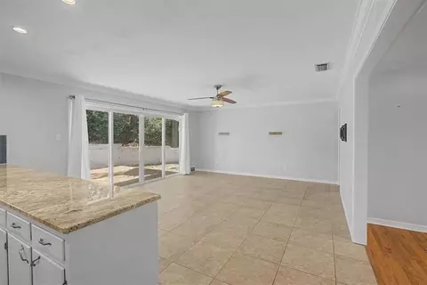 Living - 4122 Highpoint Dr S, Mobile, AL 36693 photo 4 of 11