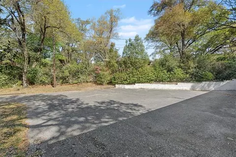 Exterior - 4122 Highpoint Dr S, Mobile, AL 36693 photo 2 of 12