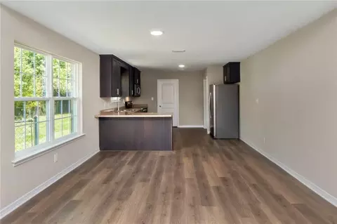 Living - 369 Coventry Way, Mobile, AL 36606 photo 7 of 8