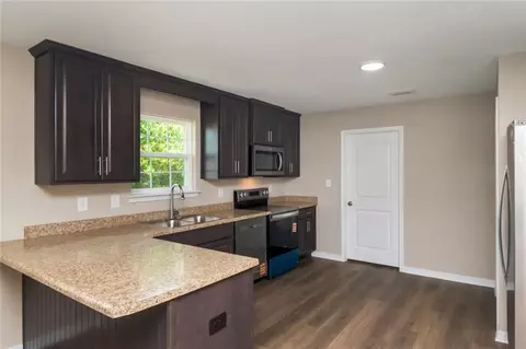 Kitchen - 369 Coventry Way, Mobile, AL 36606 photo 4 of 5