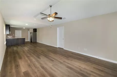 Living - 369 Coventry Way, Mobile, AL 36606 photo 2 of 8