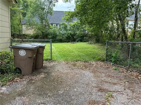 Exterior - 3759 Old Shell Rd, Mobile, AL 36608 photo 8 of 10