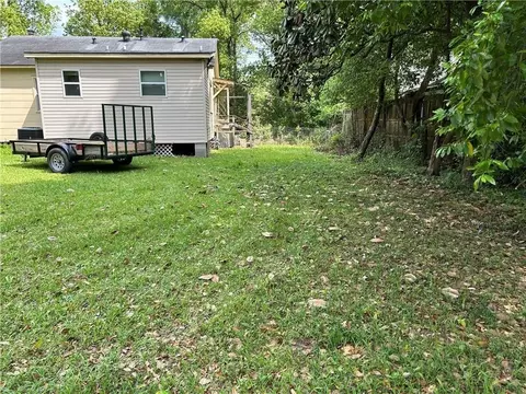 Exterior - 3759 Old Shell Rd, Mobile, AL 36608 photo 6 of 10