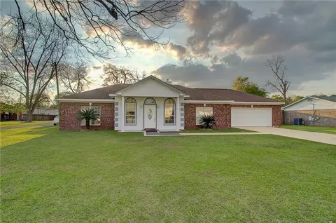 2360 Capital Dr, Mobile, AL 36695