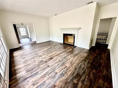 Living - 316 Dalewood Dr, Mobile, AL 36608 photo 2 of 8