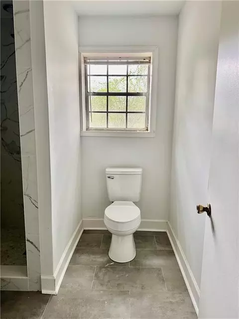 Bath - 316 Dalewood Dr, Mobile, AL 36608 photo 5 of 7