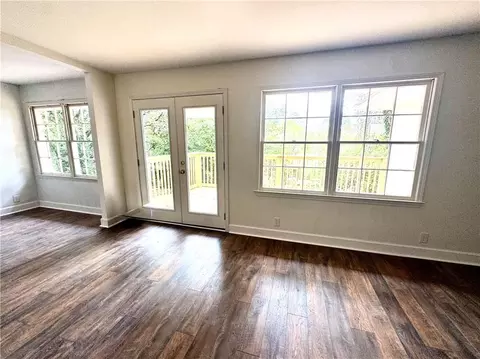 Living - 316 Dalewood Dr, Mobile, AL 36608 photo 5 of 8