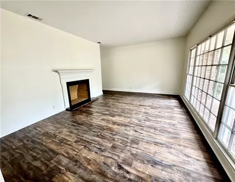 Living - 316 Dalewood Dr, Mobile, AL 36608 photo 1 of 8