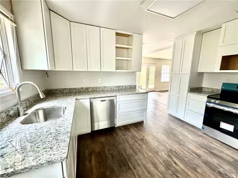 Kitchen - 316 Dalewood Dr, Mobile, AL 36608 photo 3 of 3