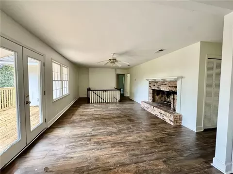 Living - 316 Dalewood Dr, Mobile, AL 36608 photo 7 of 8