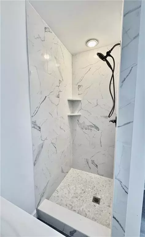Bath - 316 Dalewood Dr, Mobile, AL 36608 photo 7 of 7