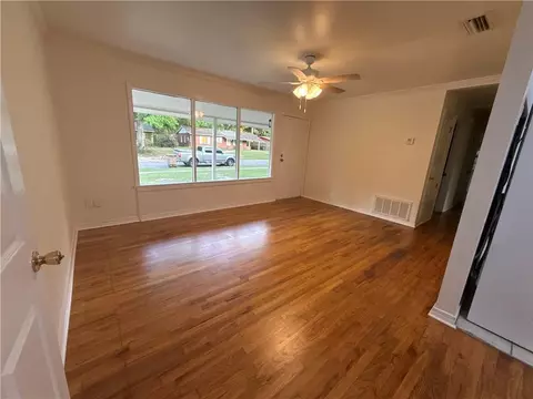 Living - 1508 Devonshire Dr, Mobile, AL 36605 photo 1 of 3