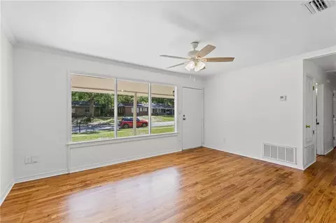 Living - 1508 Devonshire Dr, Mobile, AL 36605 photo 2 of 3