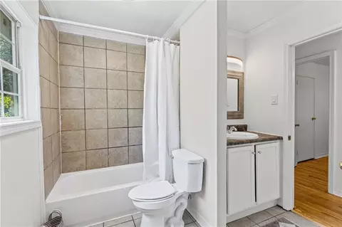Bath - 1508 Devonshire Dr, Mobile, AL 36605 photo 2 of 2