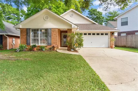8254 Magnolia Village Dr S, Mobile, AL 36695
