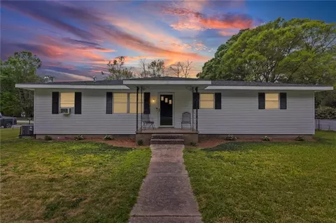 5751 Howells Ferry Rd, Mobile, AL 36618