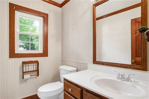 Bath - 906 Azalea Rd, Mobile, AL 36693 photo 1 of 4