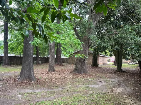 Exterior - 906 Azalea Rd, Mobile, AL 36693 photo 15 of 16