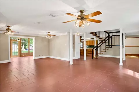 Living - 906 Azalea Rd, Mobile, AL 36693 photo 3 of 4