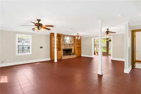 Living - 906 Azalea Rd, Mobile, AL 36693 photo 1 of 4