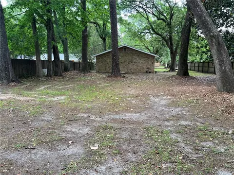 Exterior - 906 Azalea Rd, Mobile, AL 36693 photo 14 of 16