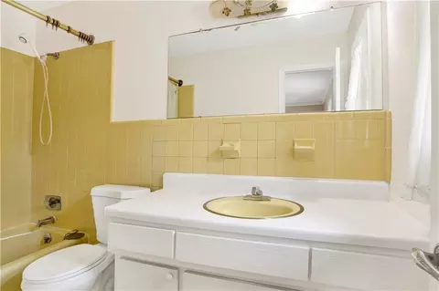 Bath - 906 Azalea Rd, Mobile, AL 36693 photo 4 of 4